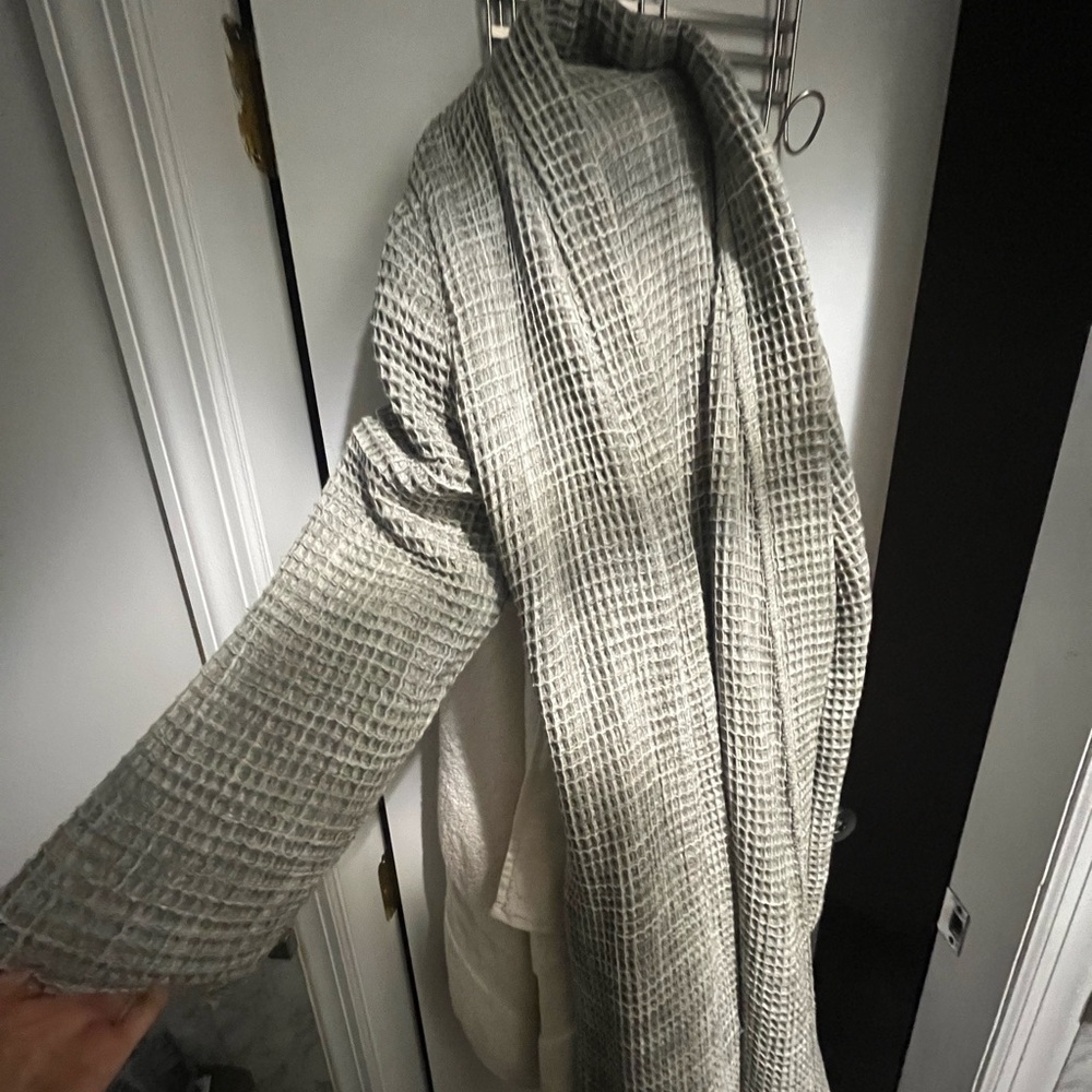 Parachute Waffle Robe size small grey